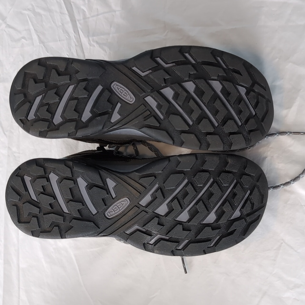 NIB Keen Charcoal and Teal Hiking Boots - Picture 3 of 4